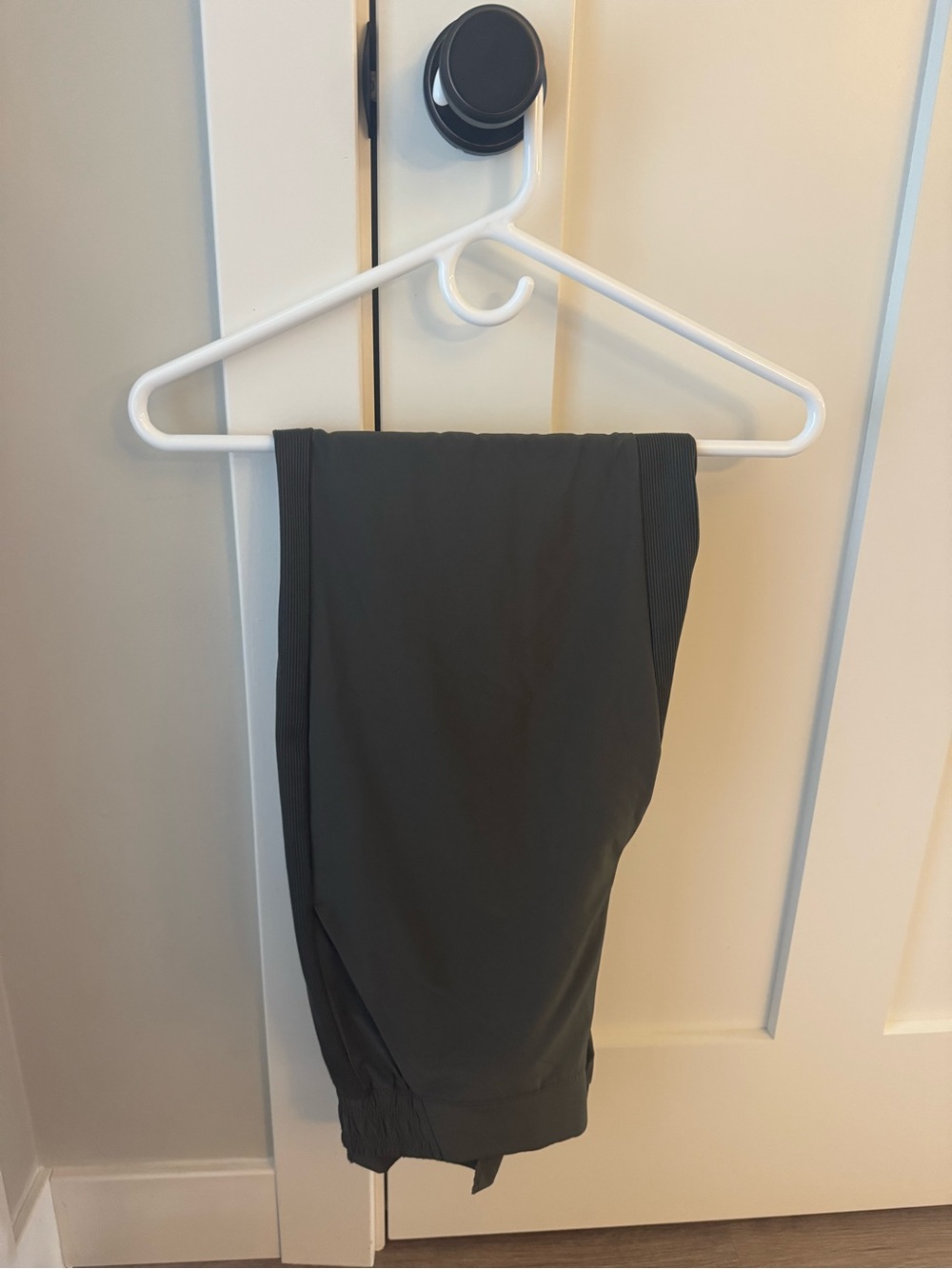 Athleta Brooklyn Jogger Cuffed